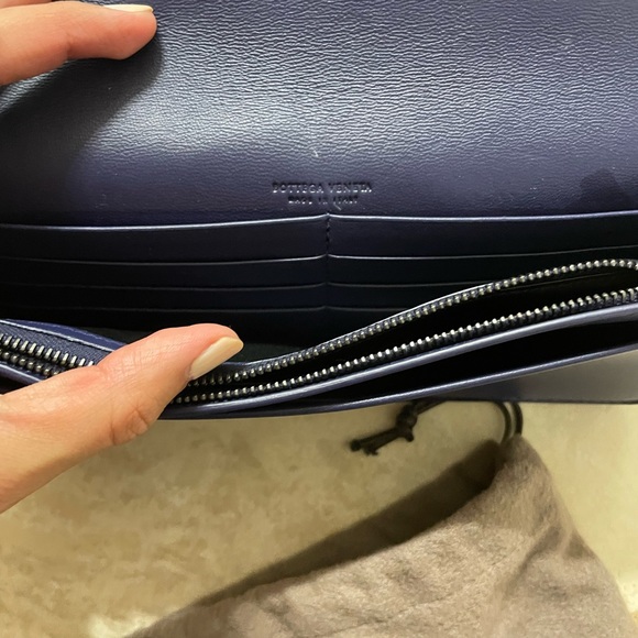 Bottega Veneta Intrecciato Wallet on Chain - Picture 2 of 4